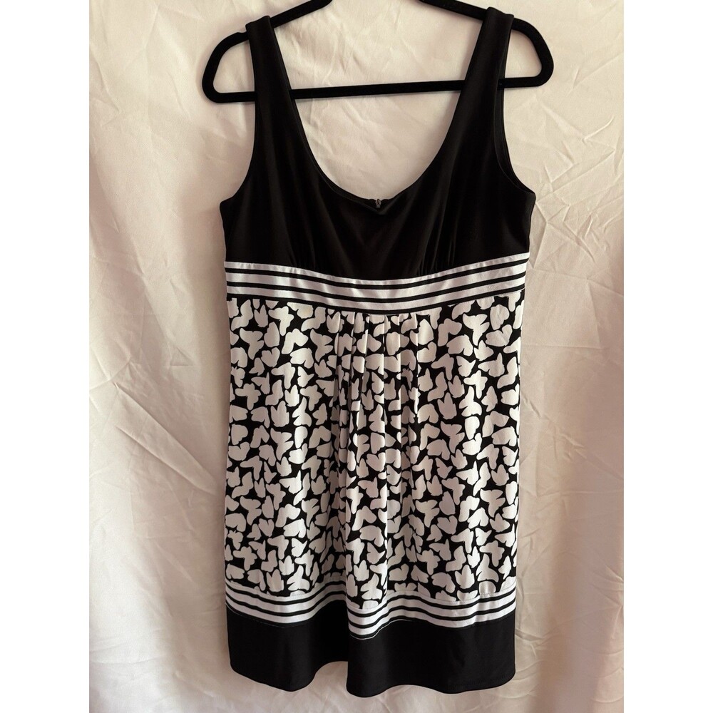 J.B.S. Ltd. Women's 12 Black White Geometric A-Line Knit Scoop Neck Zip Dress